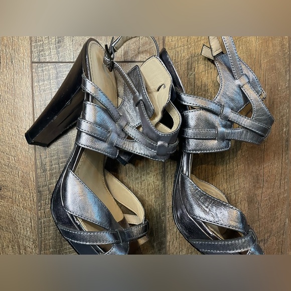 Calvin Klein POSHA Metallic Strappy Platform Block Heel Sandals 10M Silver 4” - Picture 12 of 12